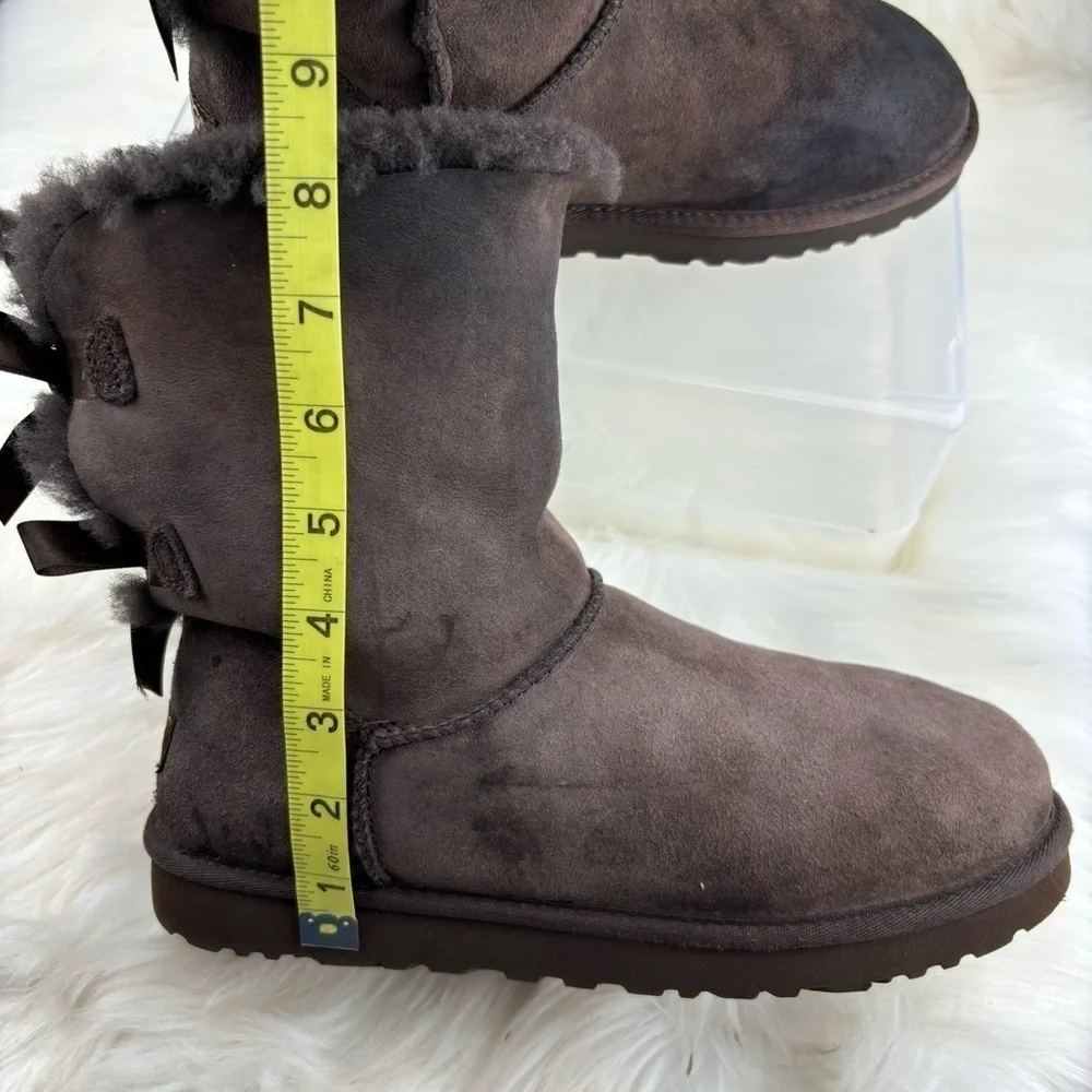 UGG WINTER DOBLE BOWS BOOTS SIZE 8 WOMAN